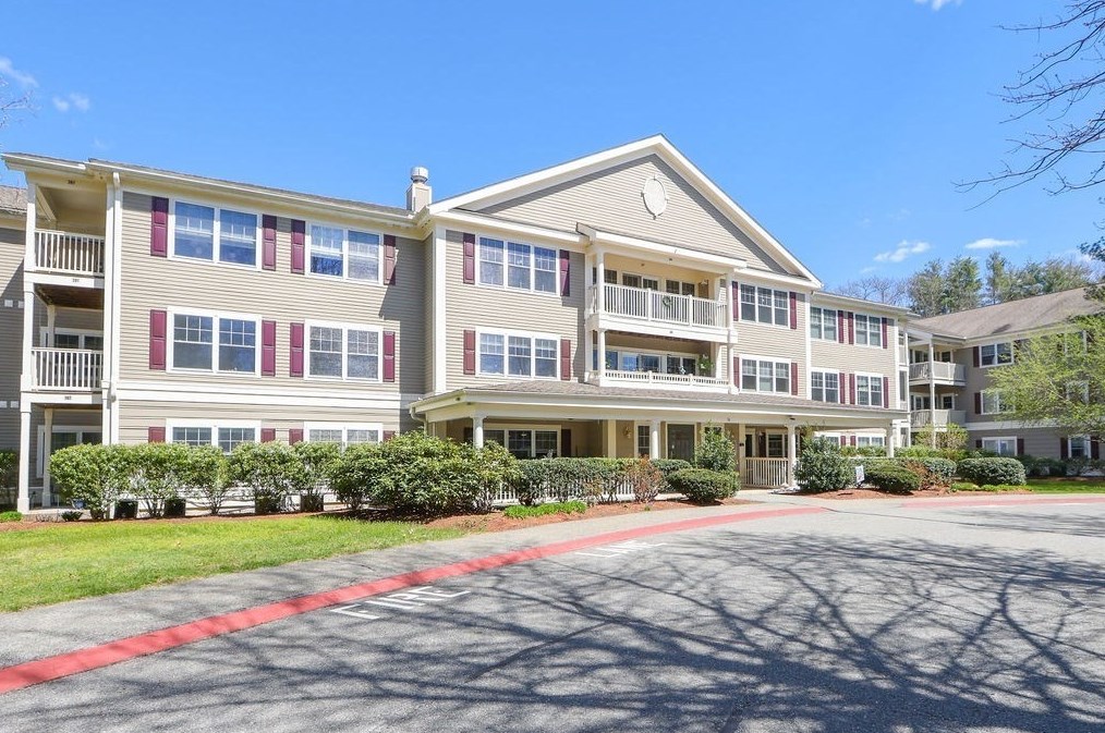 34 Meeting House Ln #116, Stow, MA 01775