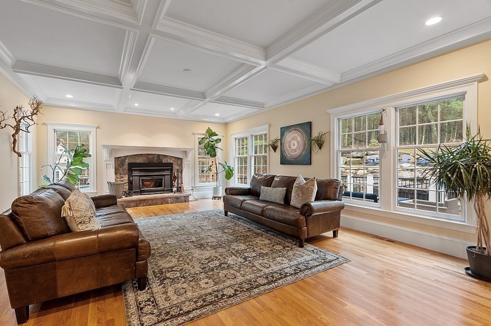 6 Billadell Rd, Stow, MA 01775