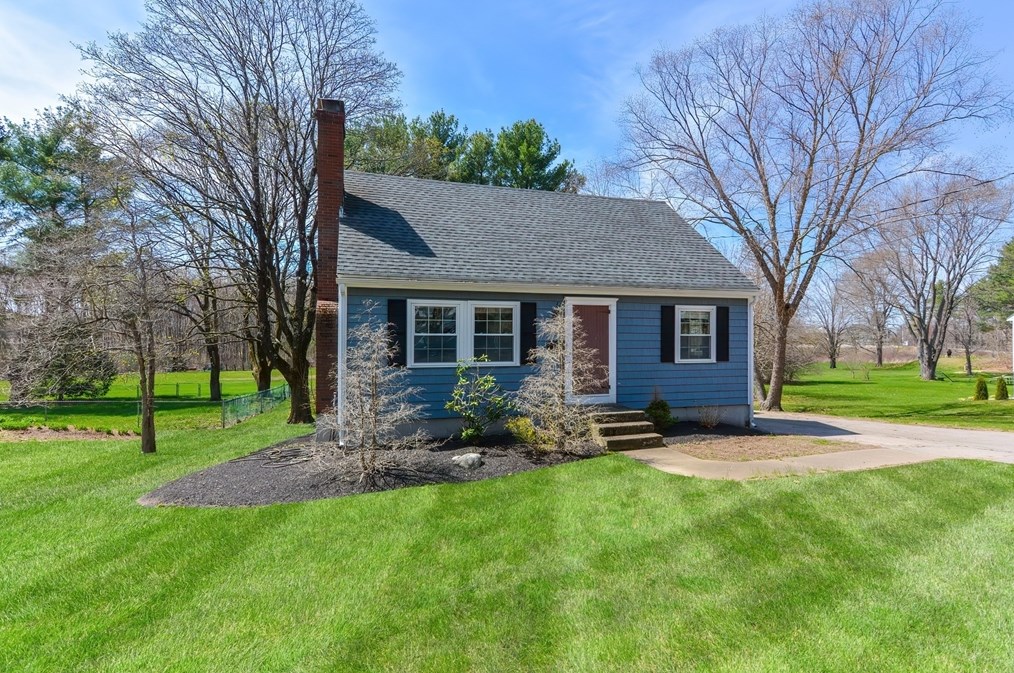 271 Plain St, Millis, MA 02054 exterior