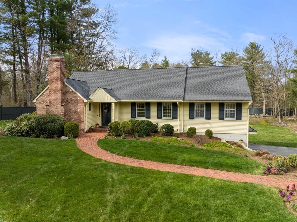 32 Hallett Hill Rd, Weston, MA 02493 exterior