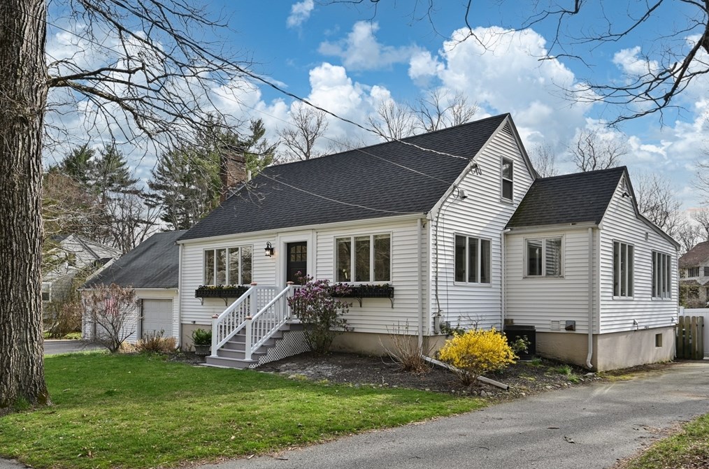 14 Mill St, North Reading, MA 01864