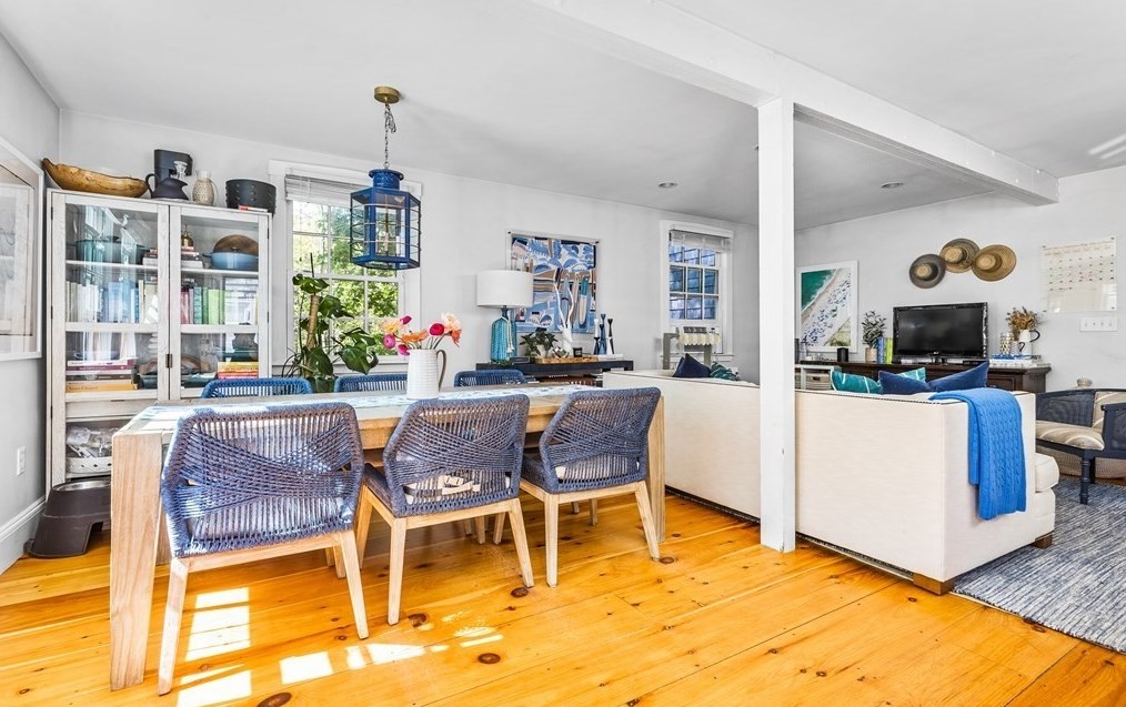 26 West St, Hingham MA  02043-2636 exterior