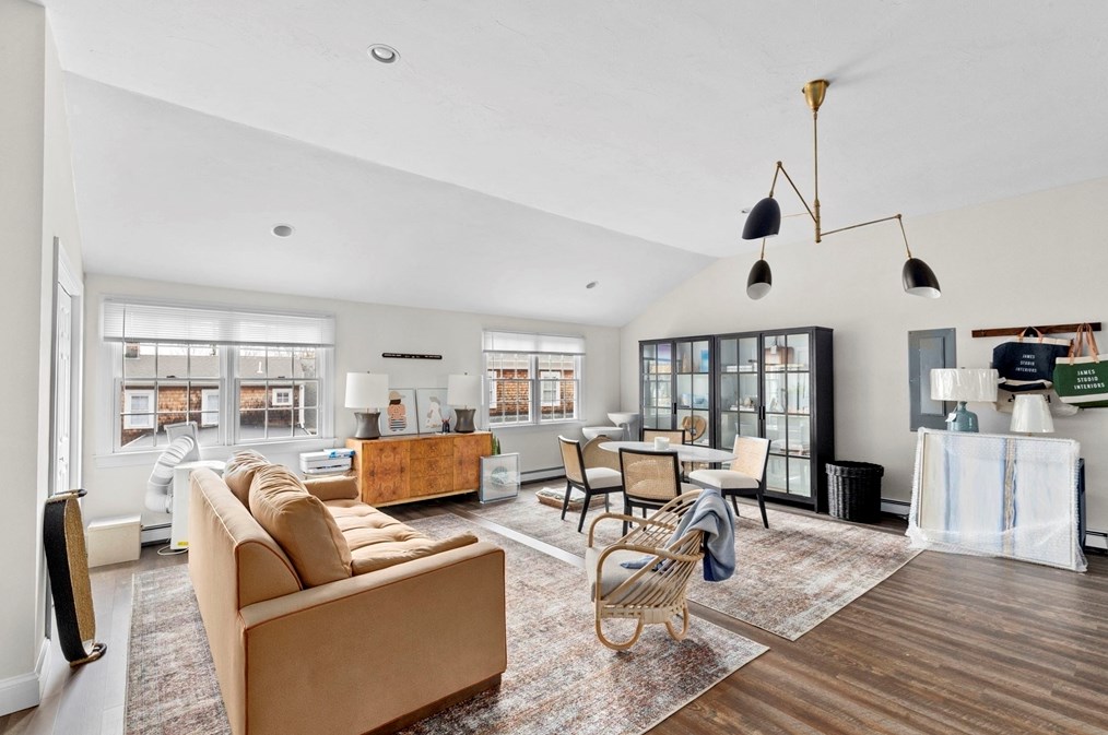 24 St, Hingham MA 02061-2610 exterior