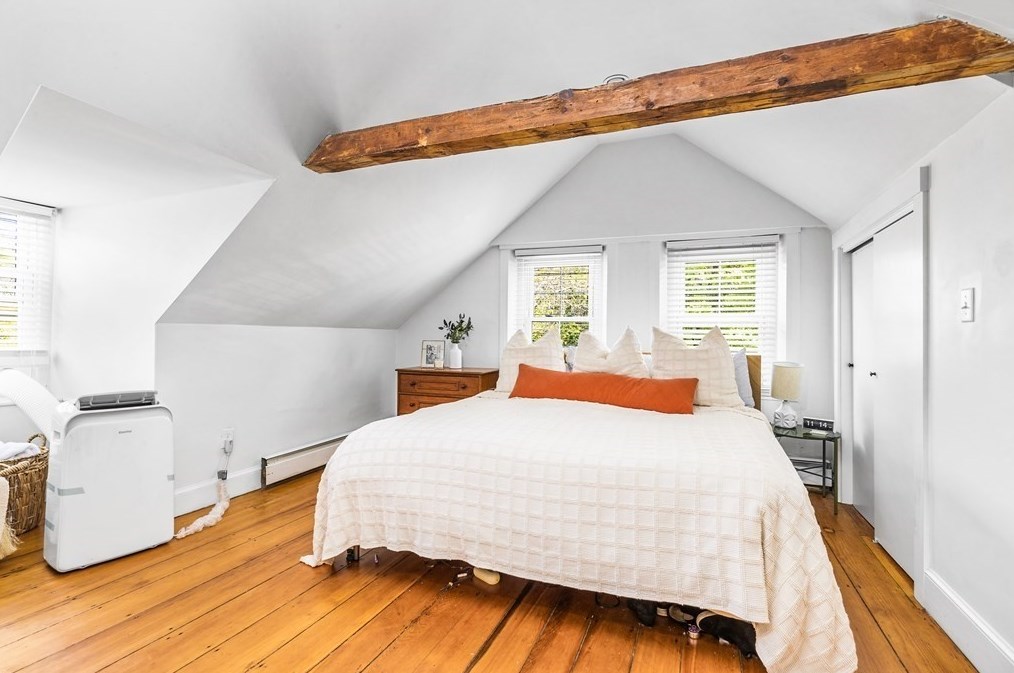 24 St, Hingham MA 02061-2610 exterior