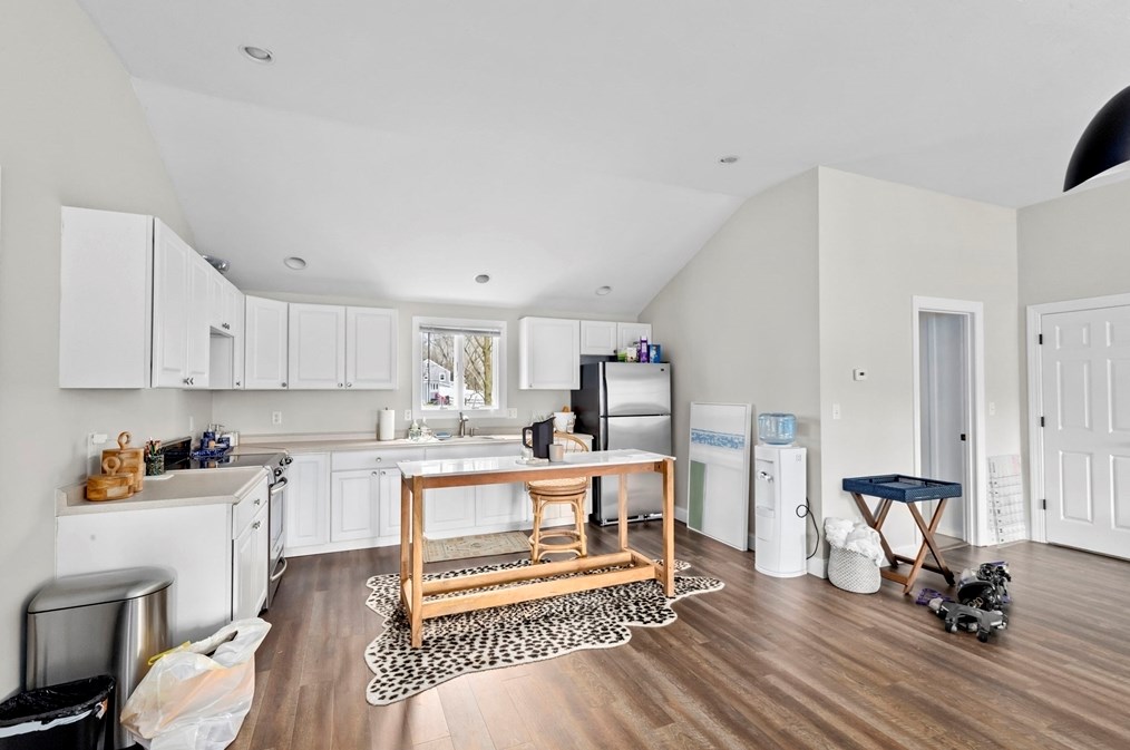 24 St, Hingham MA 02061-2610 exterior