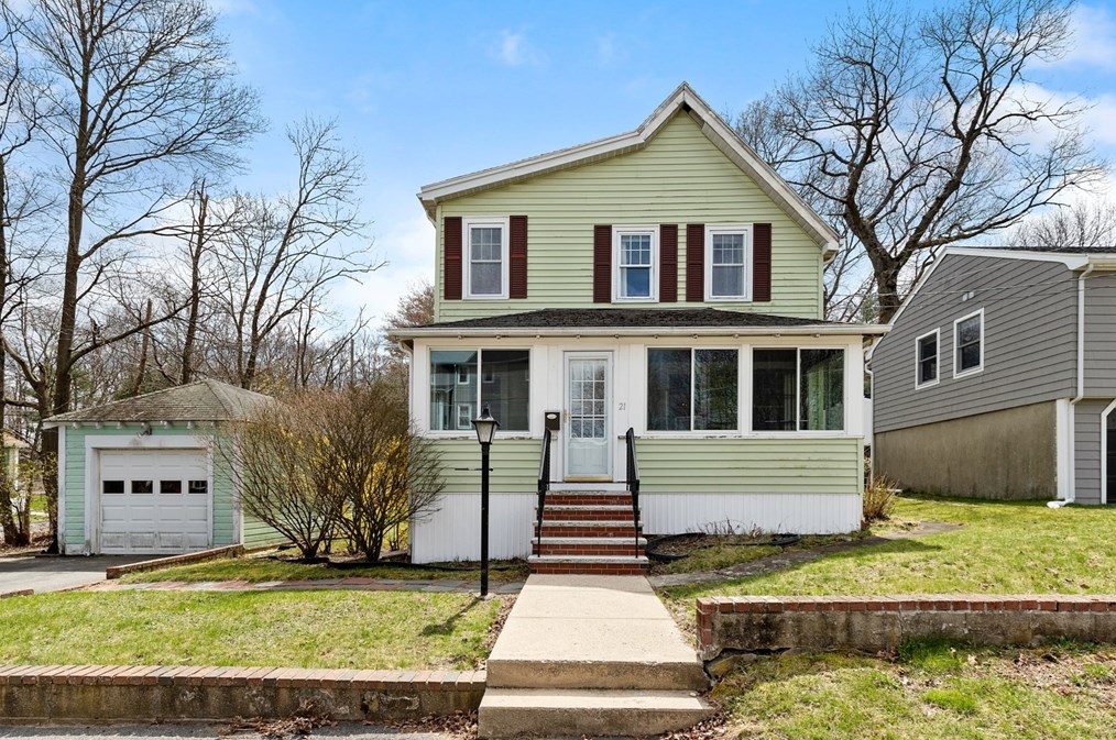 21 Vista St, Melrose, MA 02176-5012