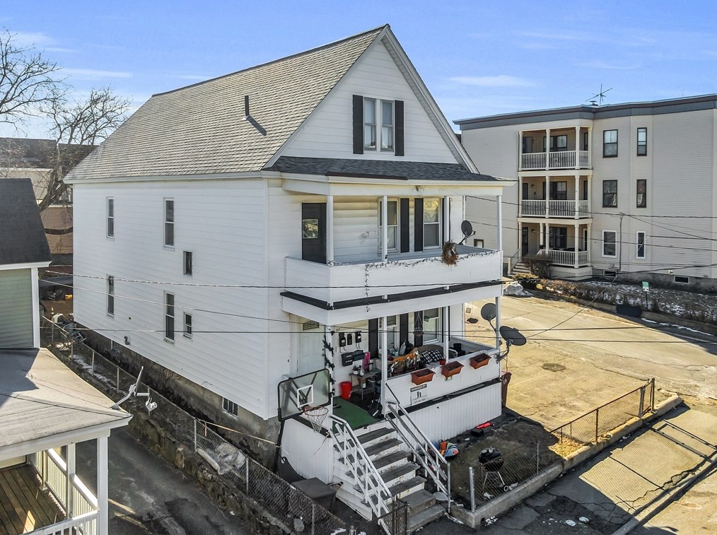 197 White St, Lowell, MA 01854-2450