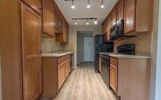 31 Church Grn, Taunton MA 02780-3449 exterior