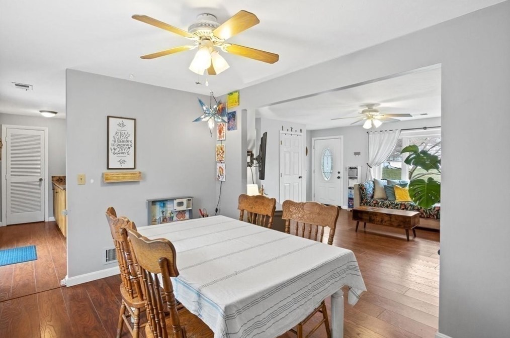 239 Powderhorn Dr, Taunton MA  02780-7256 exterior