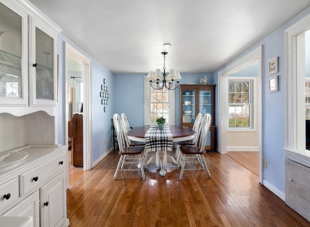 29 Simmons Rd, Hingham MA 02043-4525 exterior