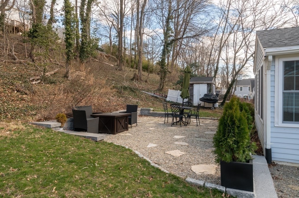 29 Simmons Rd, Hingham MA 02043-4525 exterior