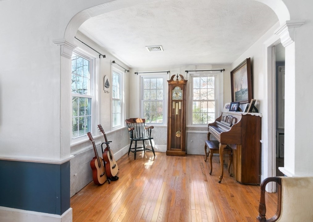 29 Simmons Rd, Hingham MA 02043-4525 exterior