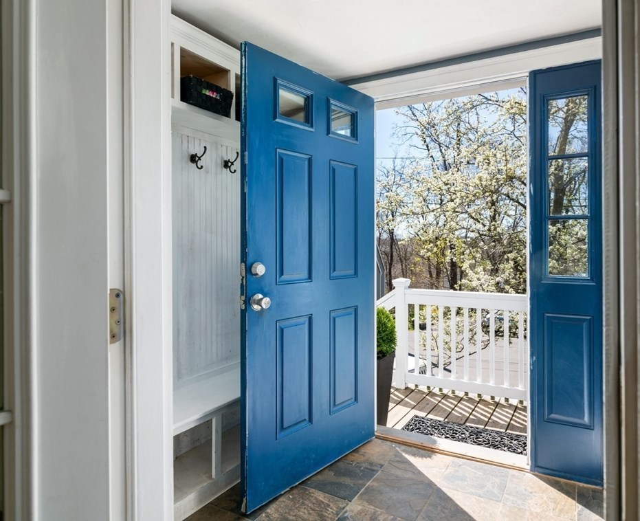 29 Simmons Rd, Hingham MA 02043-4525 exterior