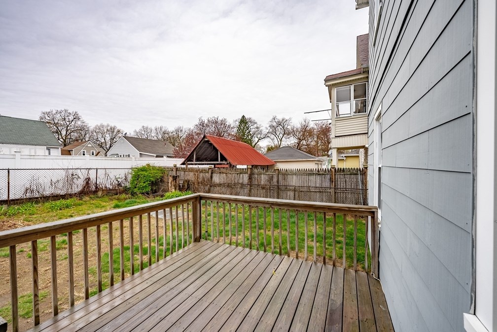 352 Page Blvd, Springfield MA  01104-3044 exterior