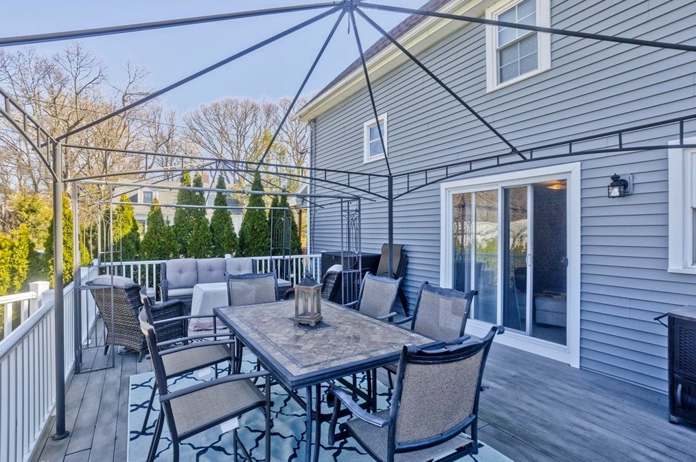 281 Langevin St, Chicopee MA 01020-4031 exterior