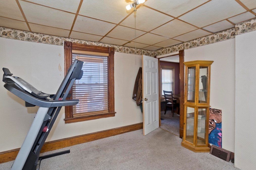 281 Langevin St, Chicopee MA 01020-4031 exterior