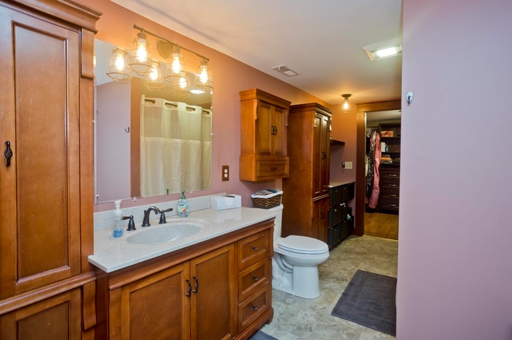 281 Langevin St, Chicopee MA 01020-4031 exterior