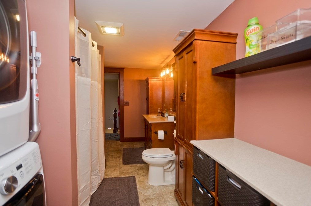 281 Langevin St, Chicopee MA 01020-4031 exterior