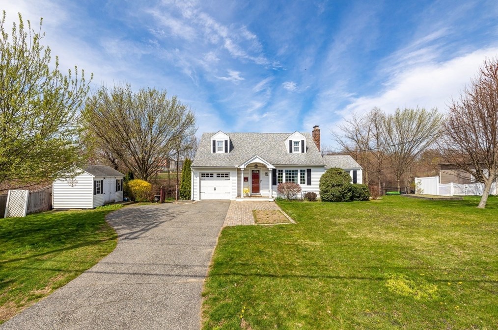 378 Roosevelt Ave, Springfield, MA 01118 exterior