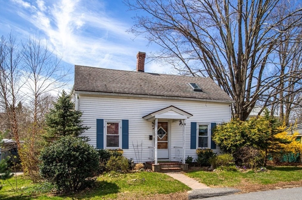 9 Riverview St, Hudson, MA 01749