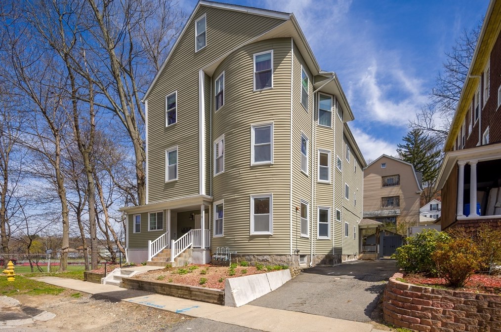 10 Lucian St, Worcester, MA 01603