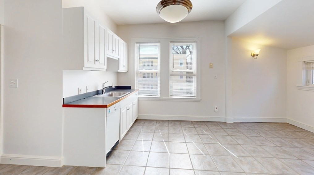 61 Museum St #2, Cambridge, MA 02138