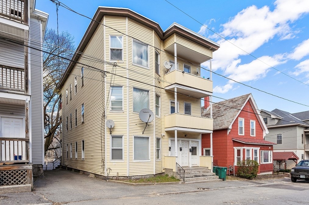 191 Charles St, Fitchburg MA  01420-4205 exterior