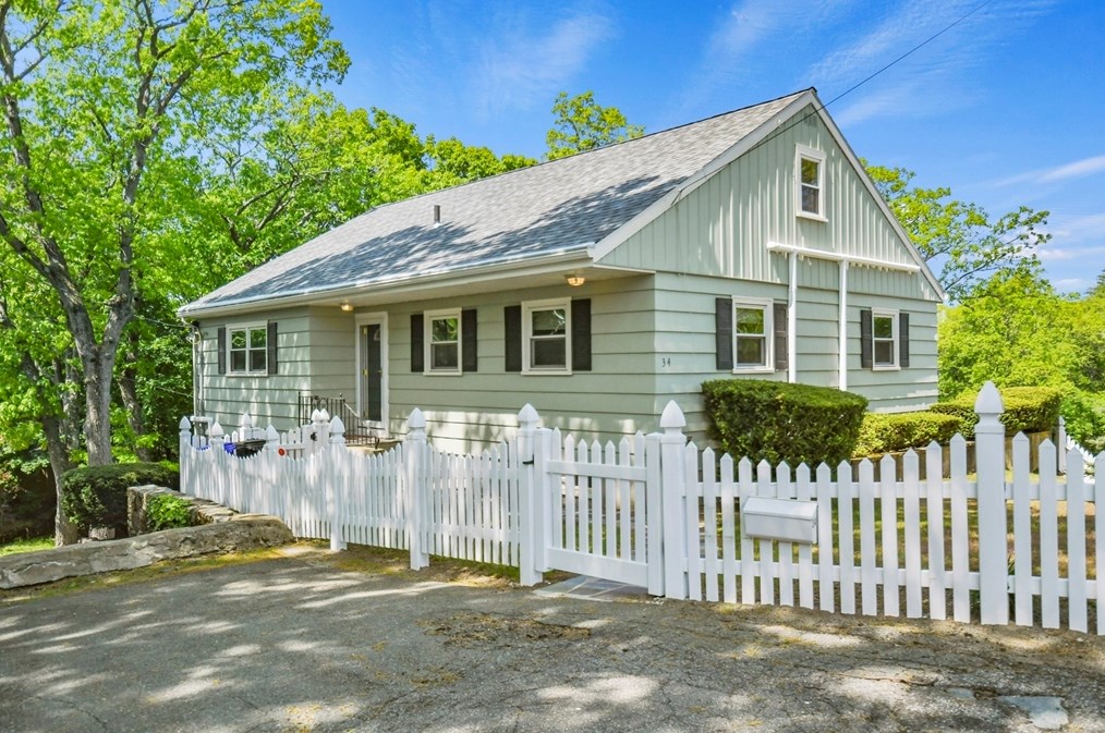 34 Grimshaw St, Malden, MA 02148