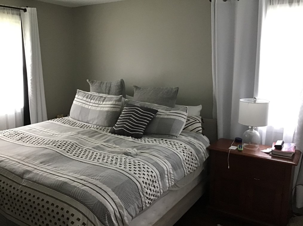 390 High St, Whitman MA 02382-1136 exterior