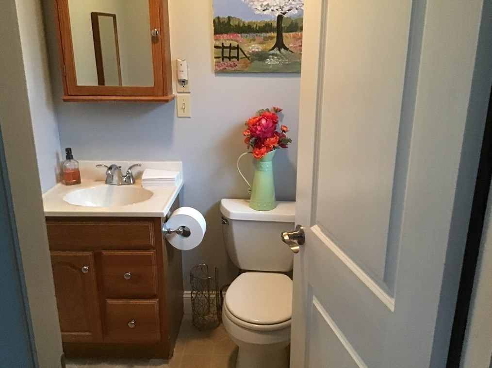 390 High St, Whitman MA 02382-1136 exterior