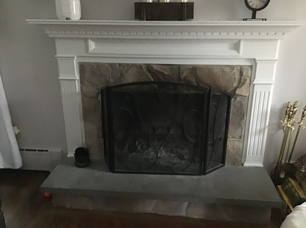 390 High St, Whitman MA 02382-1136 exterior