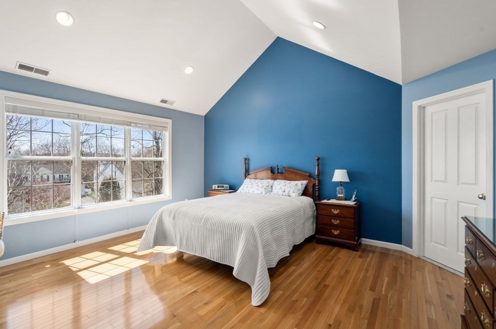 3 Rainbow Dr, Worcester MA 01605-1095 exterior