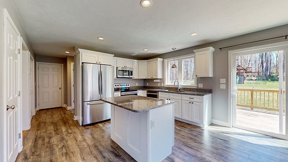 577 Podunk Rd, East-Brookfield, MA 01515 exterior