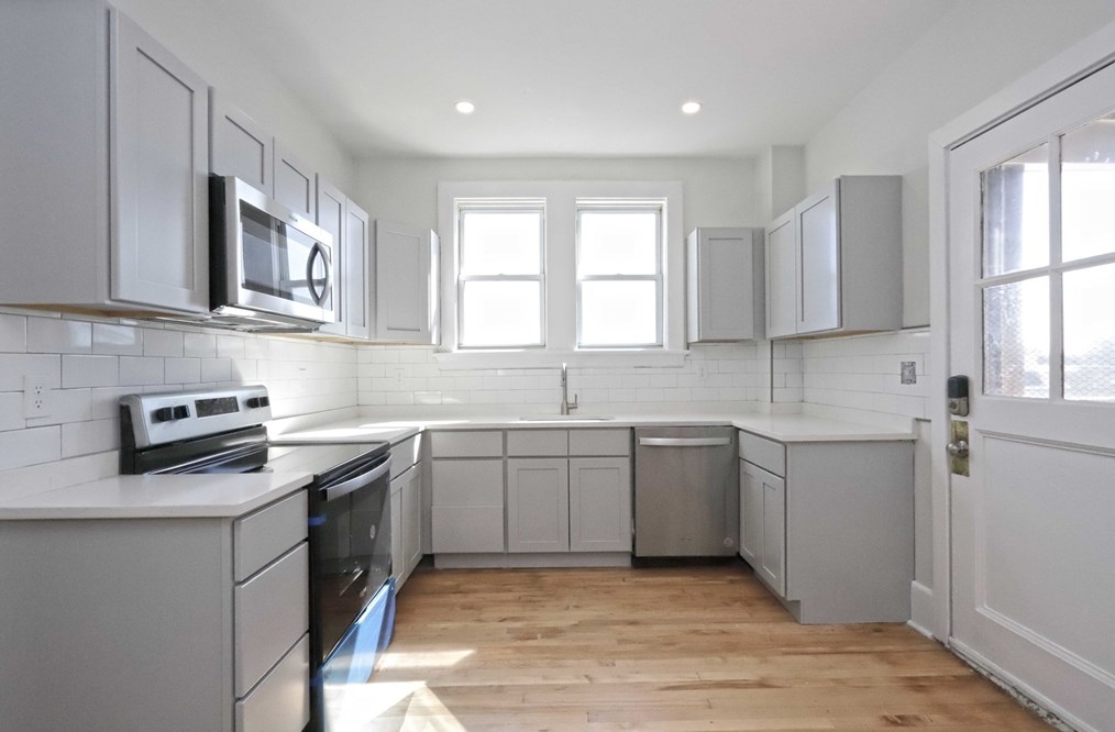 189 Elm St #13, New Bedford, MA 02740