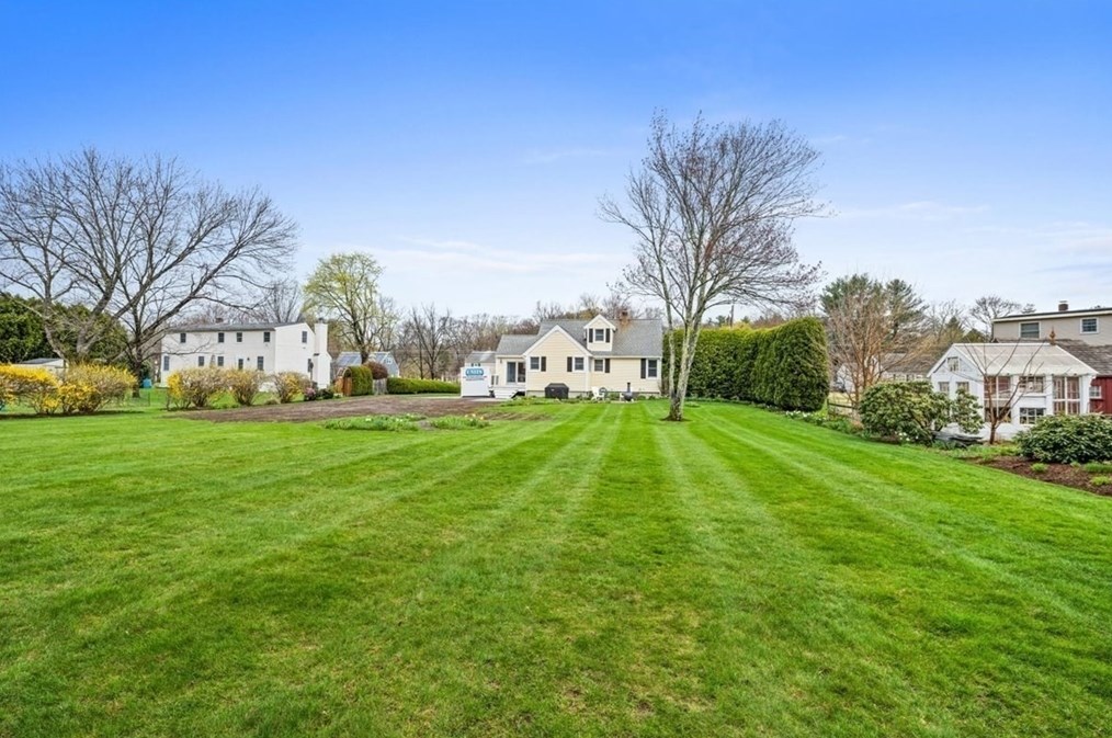 7 Washington Rd, Northborough MA 01532-2252 exterior