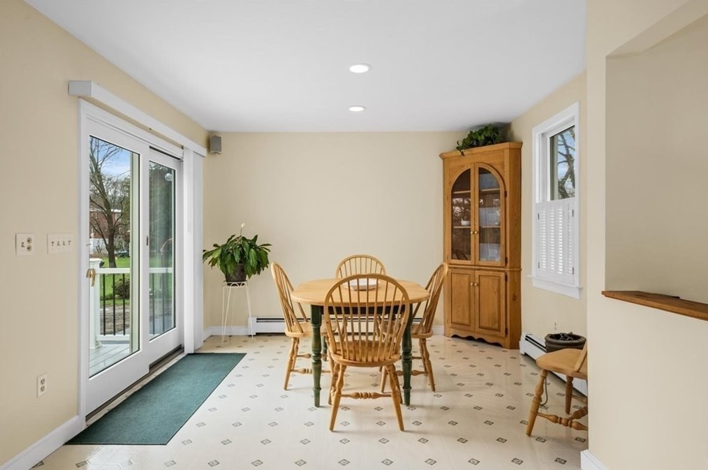 7 Washington Rd, Northborough MA 01532-2252 exterior