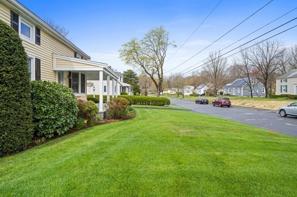 7 Washington Rd, Northborough MA 01532-2252 exterior