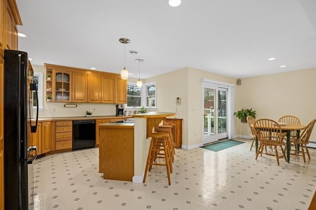 7 Washington Rd, Northborough MA 01532-2252 exterior