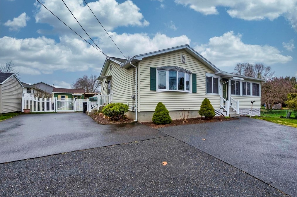 626 E Main St, Chicopee, MA 01020