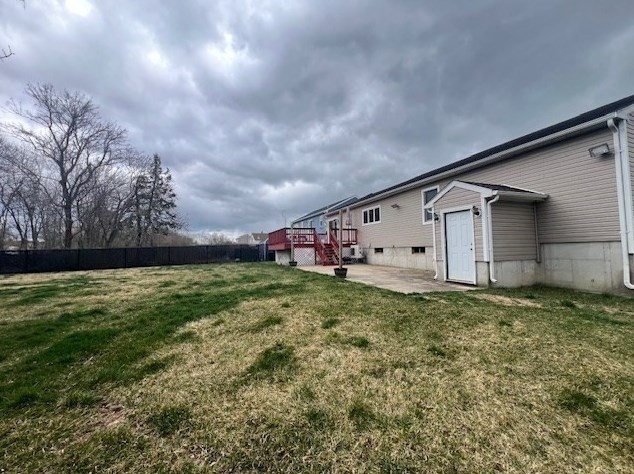 87 Mccabe St, Dartmouth MA  02748-1615 exterior