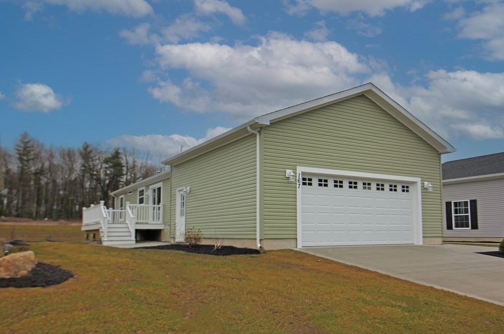167 Liberty Ln, Montgomery, MA 01085-9755