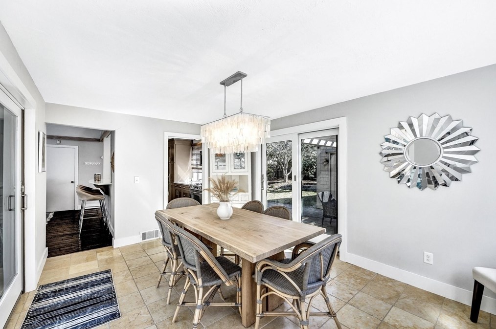 6 Mashie Cir, Mashpee MA exterior