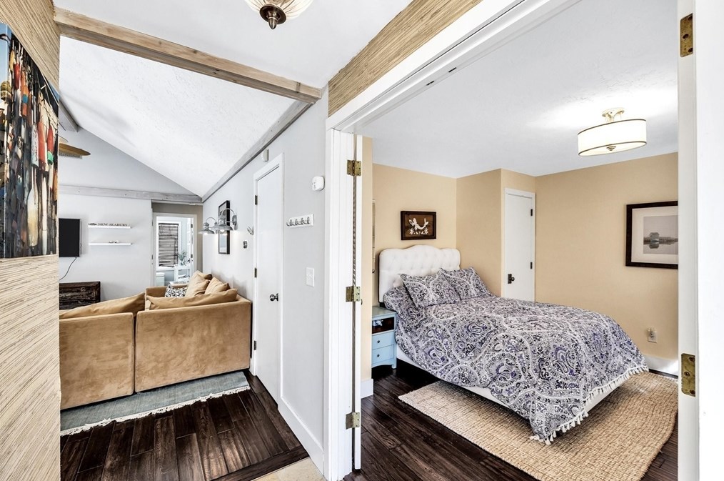 6 Mashie Cir, Mashpee MA exterior