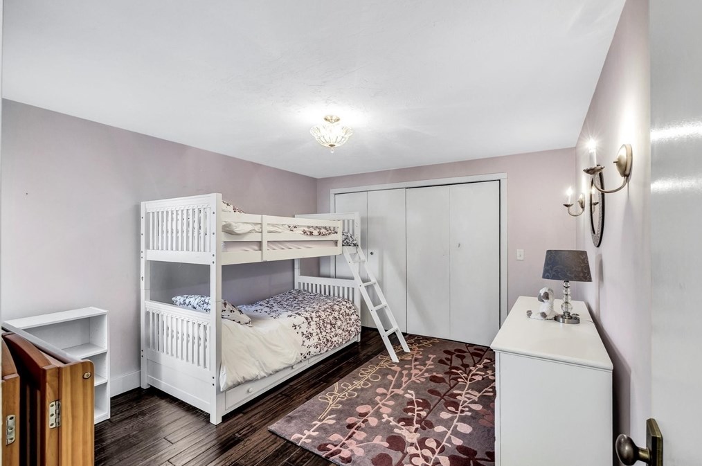 6 Mashie Cir, Mashpee MA exterior