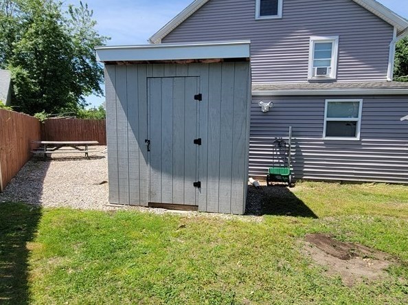 68 Pinevale St, Springfield MA  01151-1500 exterior