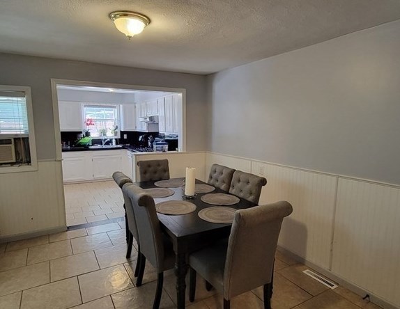 68 Pinevale St, Springfield MA  01151-1500 exterior