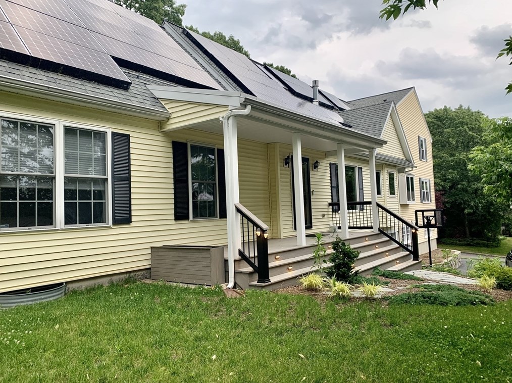 22 Amberwood Dr, Winchester MA  01890-2202 exterior