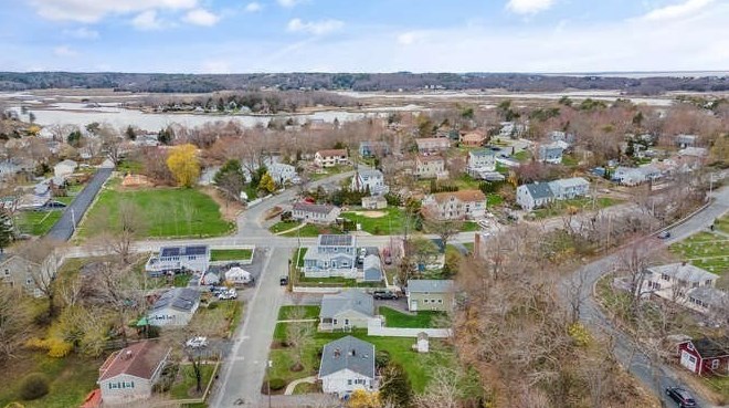 6 Ronna Rd, Gloucester MA exterior