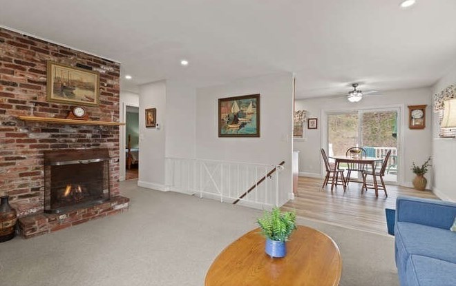 6 Ronna Rd, Gloucester MA exterior