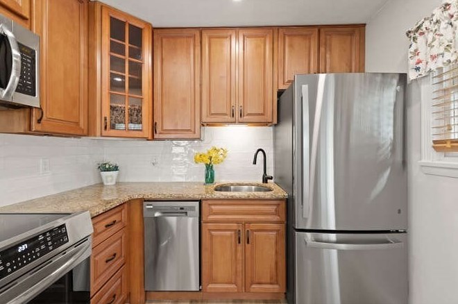 6 Ronna Rd, Gloucester MA exterior